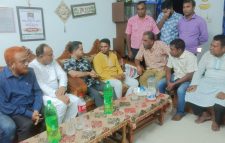 সাংবাদিক তুরাবের পরিবারের পাশে মুশফিকুল ফজল আনসারী