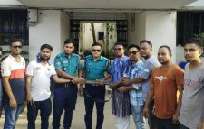 কদমতলী থেকে পরিত্যক্ত আগ্নেয়াস্ত্র উদ্ধার করে পুলিশে হস্তান্তর