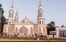 ওসমানীনগর উপজেলার উমর পুর গ্রামে বায়তুল আমান জামে মসজিদে এসেছে নতুনত্ব নান্দনিক ও আধুনিকতার ছোঁয়া