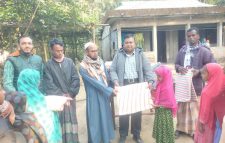 জৈন্তাপুরে শিশুদের মাঝে শীতবস্ত্র বিতরণ শীতার্ত মানুষের পাশে দাঁড়াতে বিত্তবানদের এগিয়ে আসতে হবে