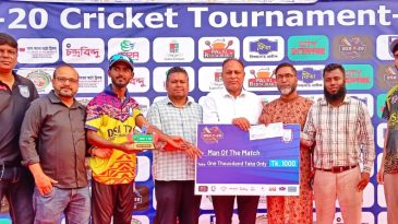 অতিবৃষ্টিতে বাসিয়া-পদ্মার ম্যাচ পরিত্যক্ত; সুরমার জয় ও বজর প্লেয়ার অব দ্য ম্যাচ