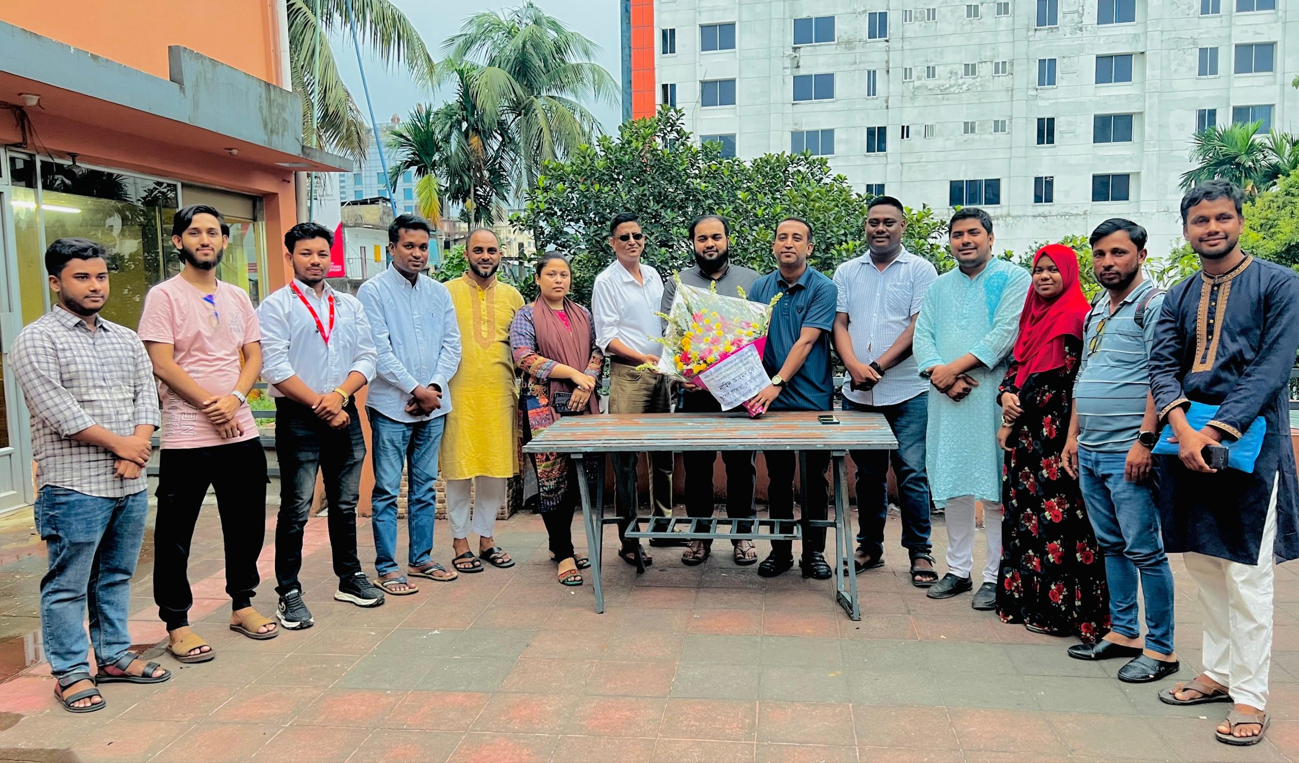 কানাডা প্রবাসী নাহিদ আহমদকে আরবান কমিউনিটি ভলান্টিয়ার্স সিলেটের পক্ষ থেকে সংবর্ধনা প্রদান