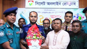 সিলেট অনলাইন প্রেসক্লাবের আনন্দ উৎসবে এসএমপি কমিশনারের ফুলেল শুভেচ্ছা