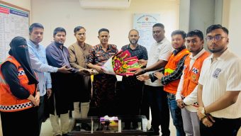 ফায়ার সার্ভিস ও সিভিল ডিফেন্সের  উপ-পরিচালককে ফুলেল শুভেচ্ছা