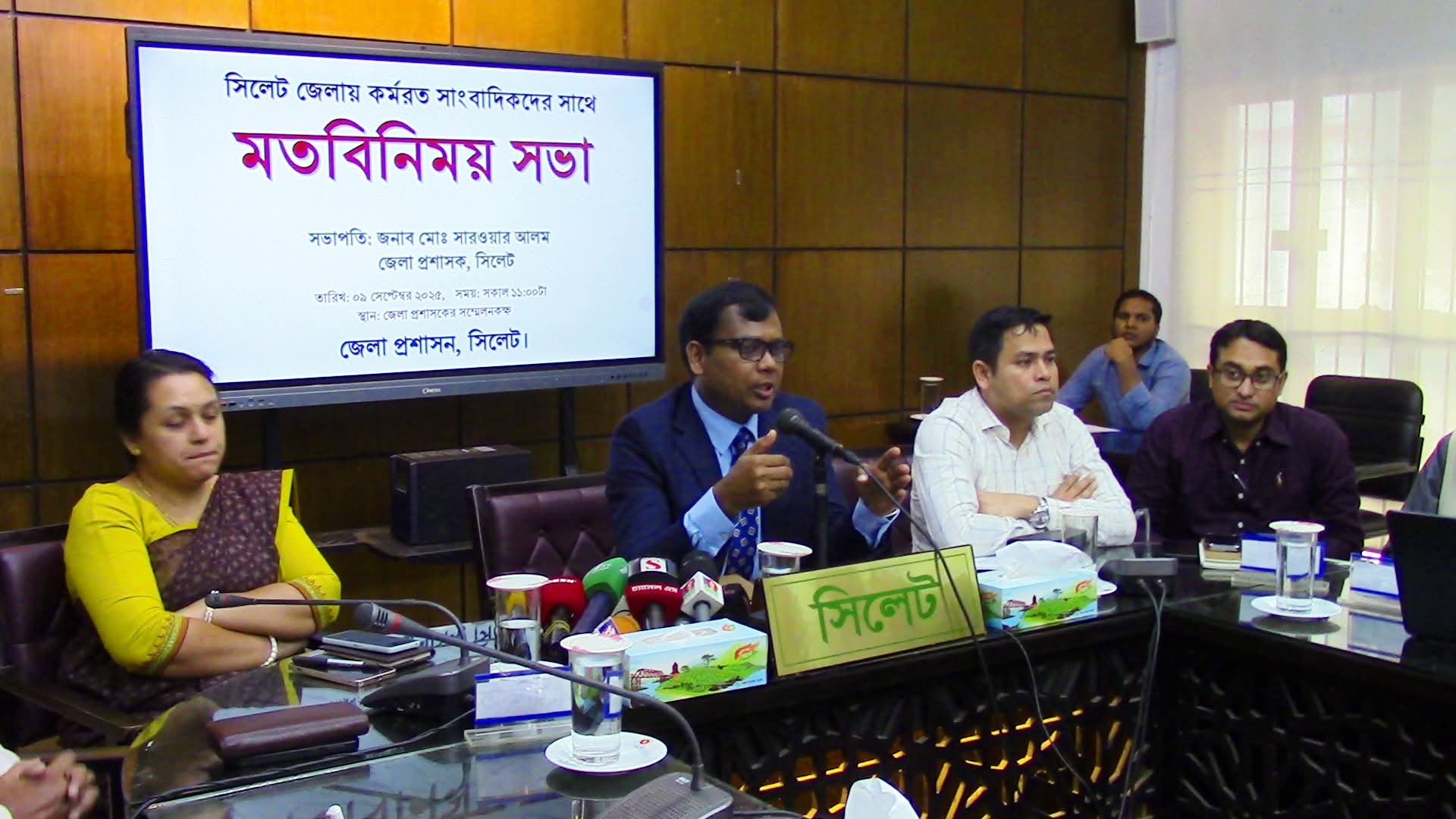 কিনব্রিজে হকার বসতে দেবো না, মোটর সাইকেলও উঠতে দেবো না:জেলা প্রশাসক মো. সারওয়ার আলম