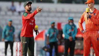 আজ দ্বিতীয় টি-টোয়েন্টিতে টসে জিতে ফ্লিডিংয়ে বাংলাদেশ