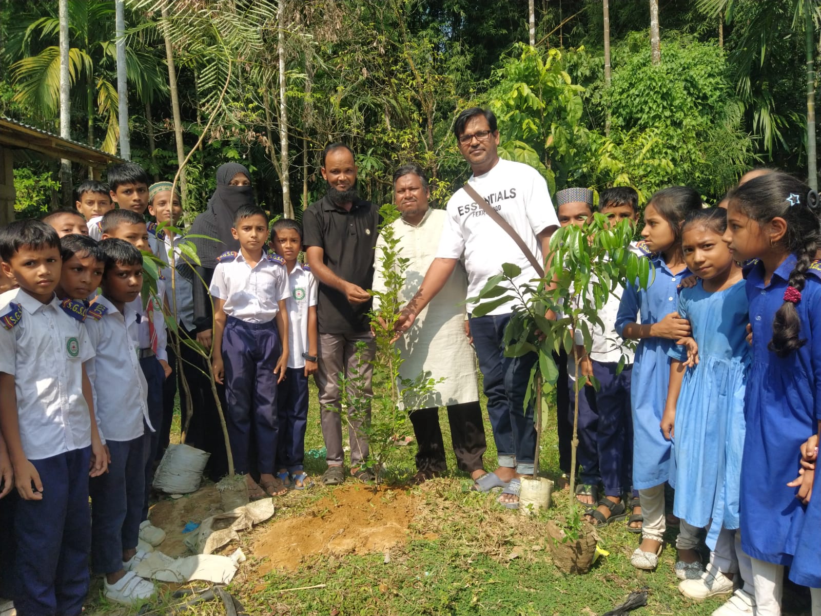 “জলবায়ু পরিবর্তনের মোকাবেলায় বৃক্ষরোপণের বিকল্প নেই”-গোলজার আহমদ হেলাল