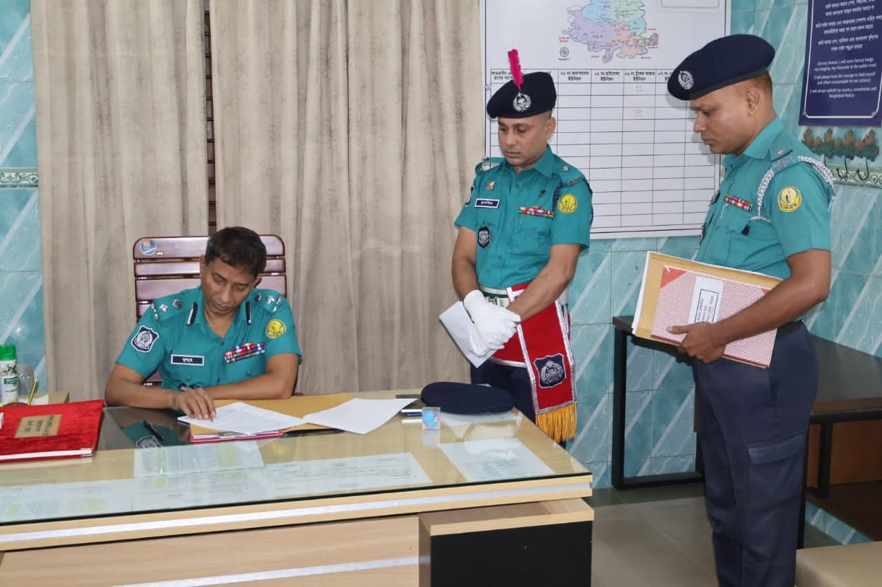 এসএমপি পুলিশ কমিশনারের  জালালাবাদ থানায় বার্ষিক পরিদর্শন