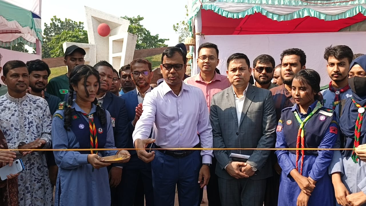 “প্লাস্টিকের বিকল্প পণ্য ব্যবহার করার সংস্কৃতি সমাজে চালু করতে হবে”-জেলা প্রশাসক