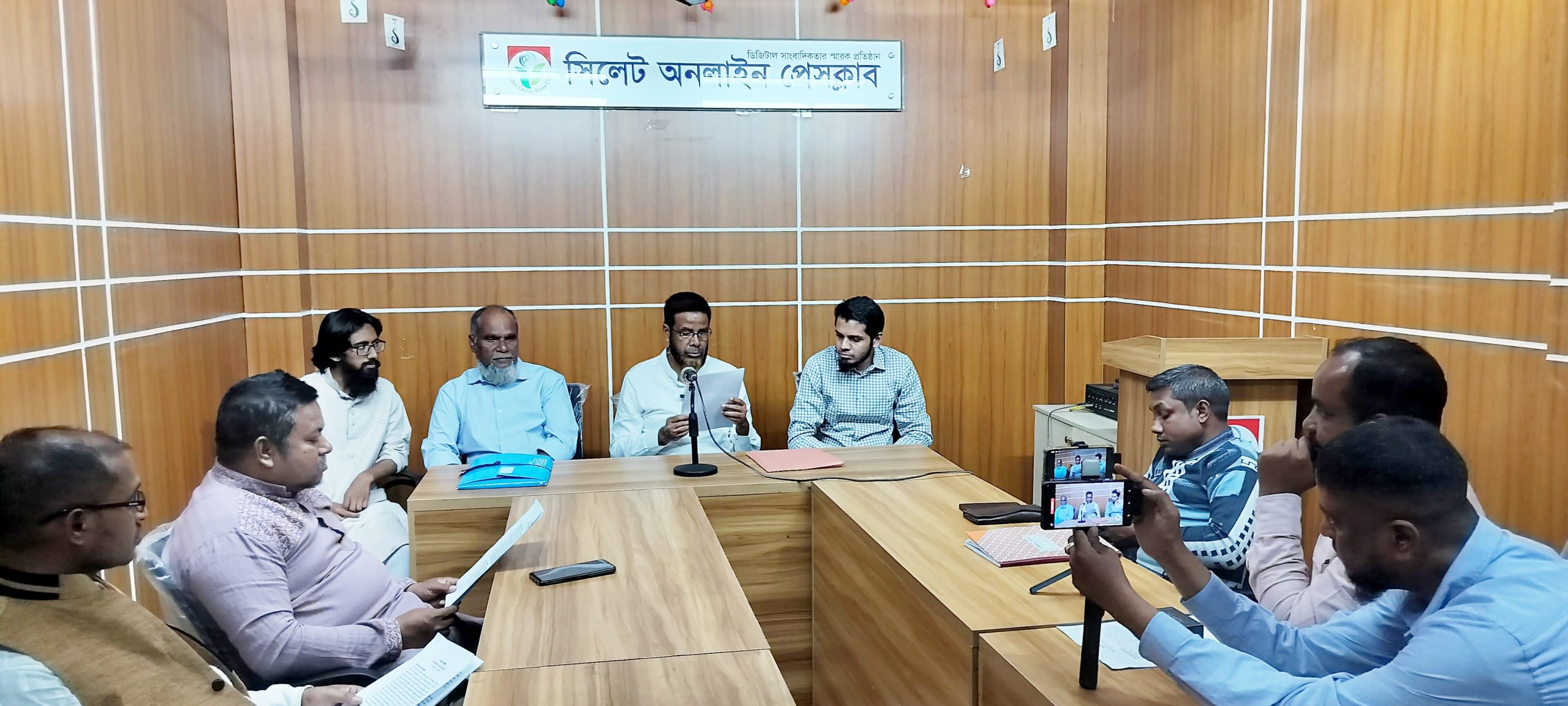 দোকান ভাড়া নিয়ে মালিক পক্ষকে হয়রানী করছেন বিএনপি নেতা আহমদ রেজা