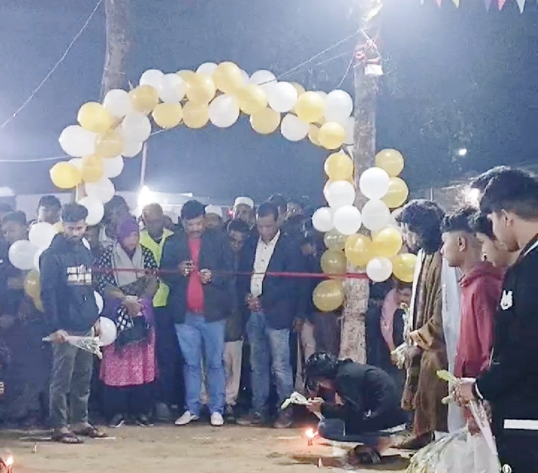 এডভোকেট ছাইদুর রহমান জীবেব মিনি নাইট ফুটবল টুর্নামেন্টের শুভ উদ্বোধন