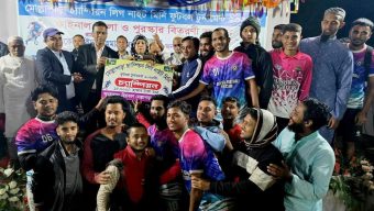 মোল্লাপাড়া  চ্যাম্পিয়ন লিগ নাইট মিনি ফুটবল টুর্নামেন্টের ফাইনাল খেলা অনুষ্ঠিত