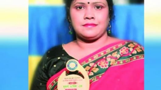 চা শ্রমিকদের জীবন সংগ্রাম তুলে ধরায় প্রত্যাশা সম্মাননা পেলেন সাংবাদিক সুবর্ণা হামিদ